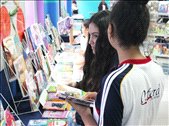 Alumnos de Campus Sendero en la Book Fair.